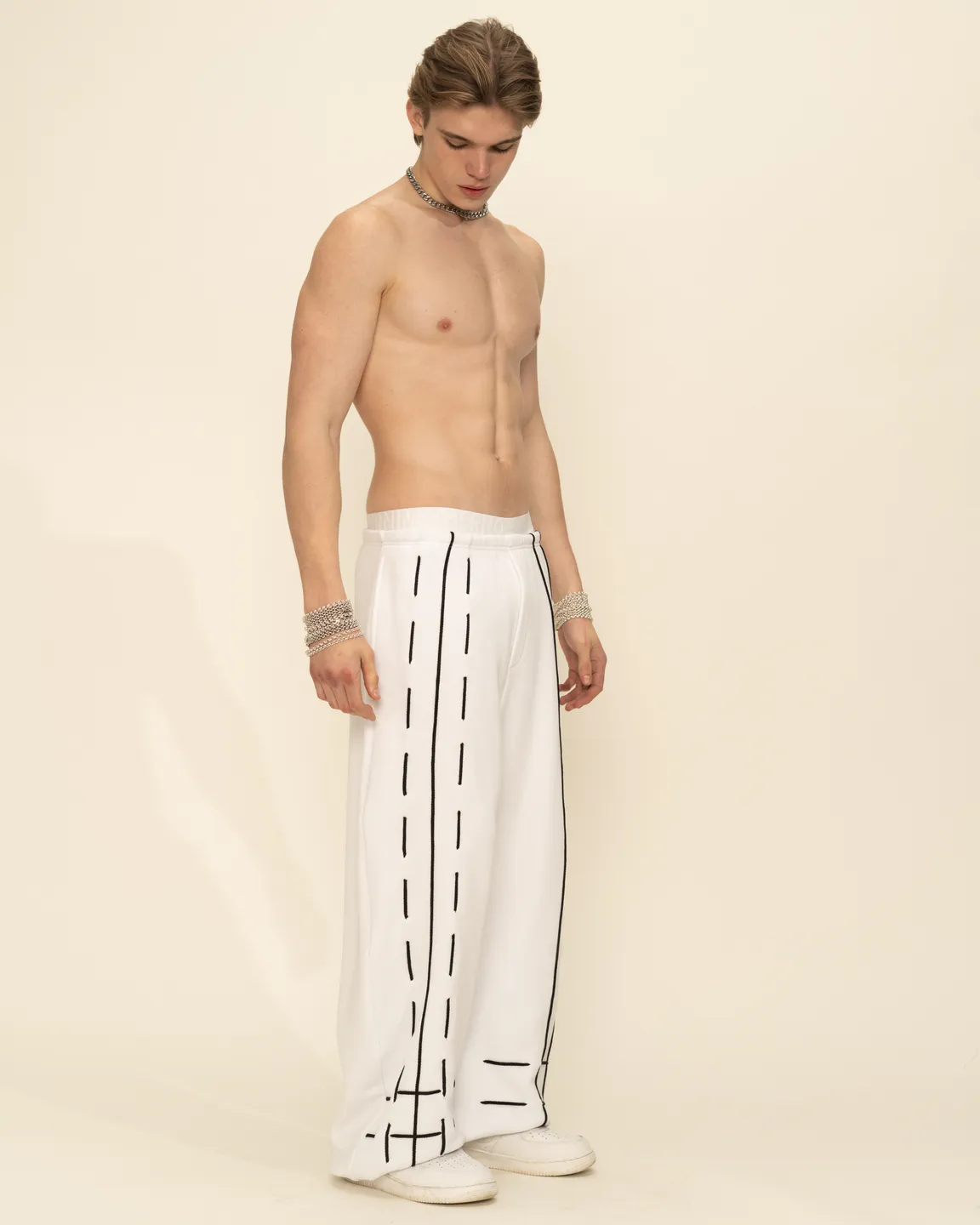 Молочные брюки 