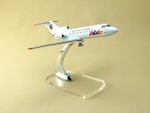 Модель самолета Як-40 (М1:100, Армения)