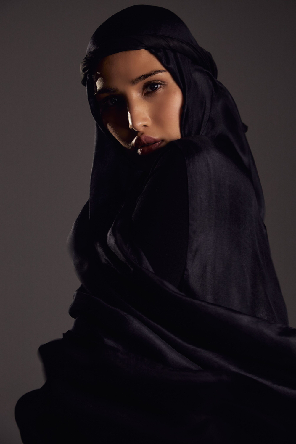 Шарф шелковый черный