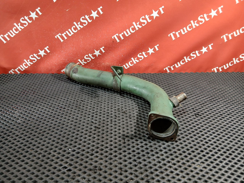 Патрубок системы охлаждения