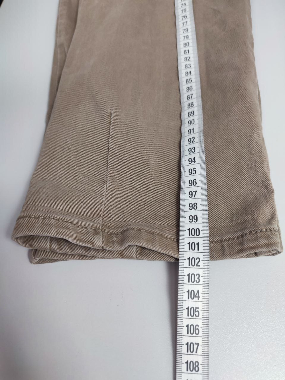 Джинсы бежевые 46 размер