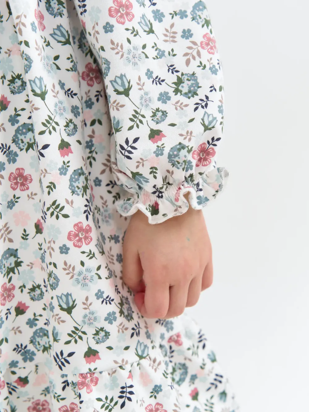 Платье с оборкой "Цветы" 0+