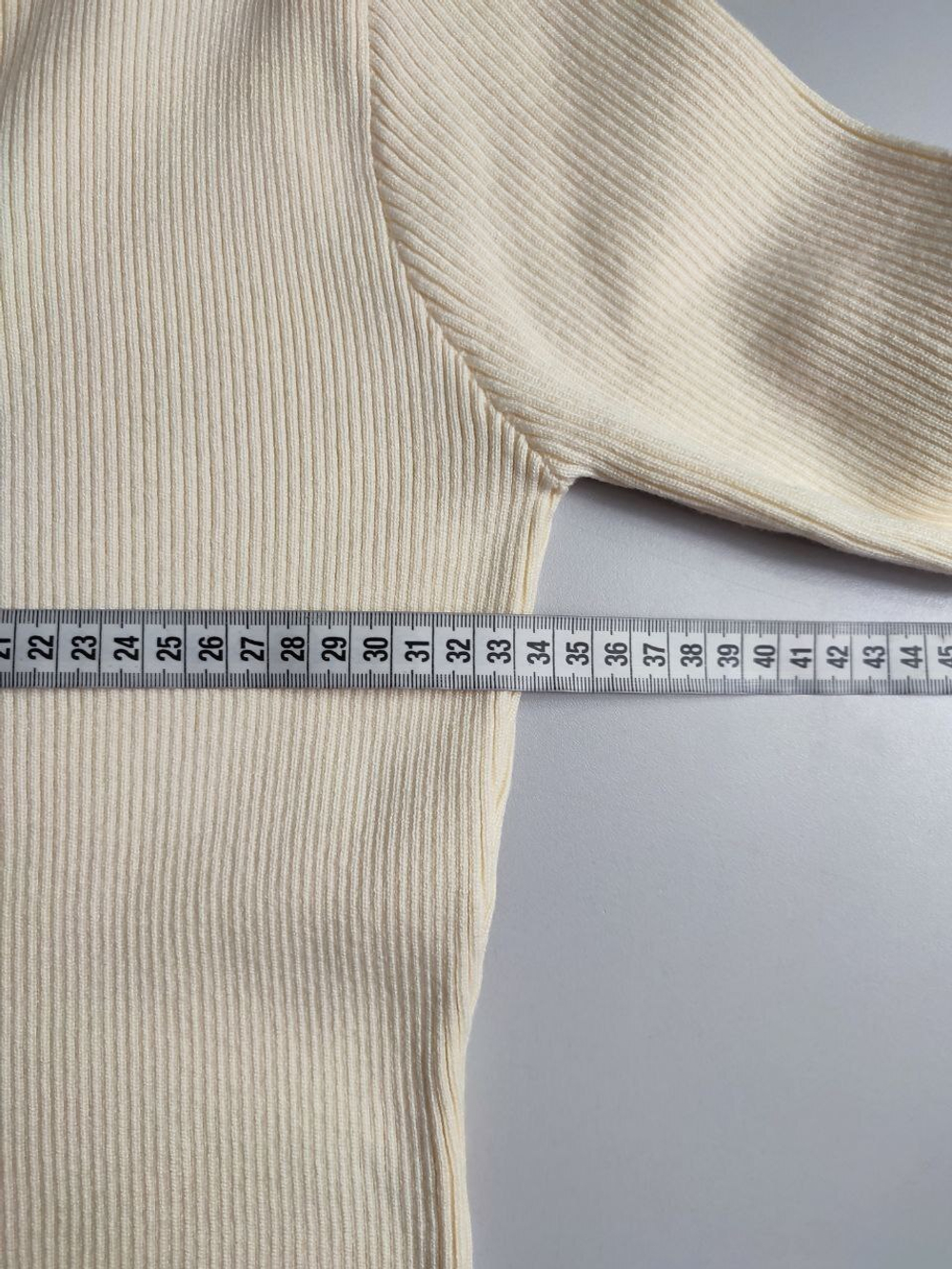 Платье кремовое по фигуре с отделкой в восточном стиле 42- 44 размер