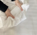 Простыня на резинке 200*160*25 WHITE LINE, сатин