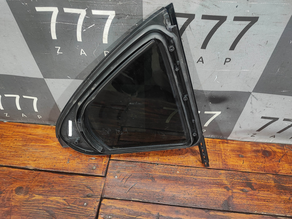 Форточка двери задней левой Mercedes C (W205) 14-23 Б/У Оригинал A2057306100