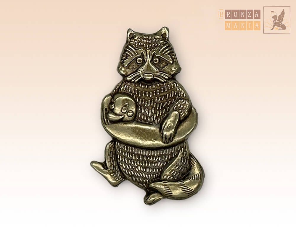 значок Енот