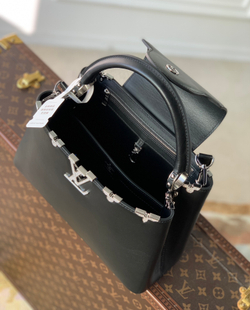 Louis Vuitton Capucines MM