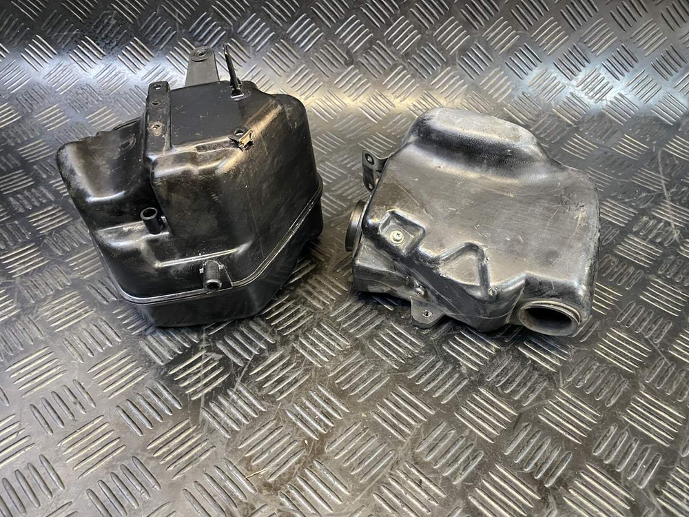 Корпус воздушного фильтра Suzuki Intruder VS750 VR51A (2 части)