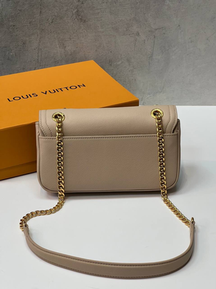 Сумка Louis Vuitton Lockme Chain East West