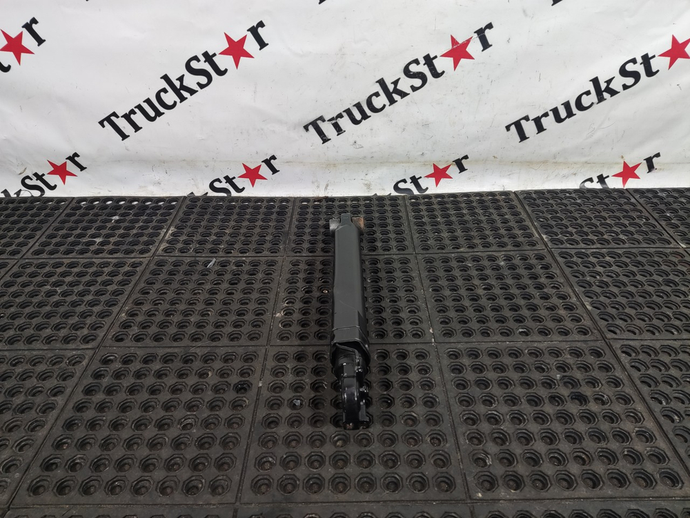 Цилиндр подъёма кабины правый 2016г.