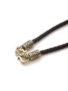 Шнуры с бронзовыми застежками