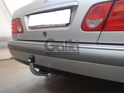 Фаркоп оцинкованный Galia M026C для Mercedes E-Class w210 седан 1995-2002(паспорт и сертификат в комплекте)(без электрики)
