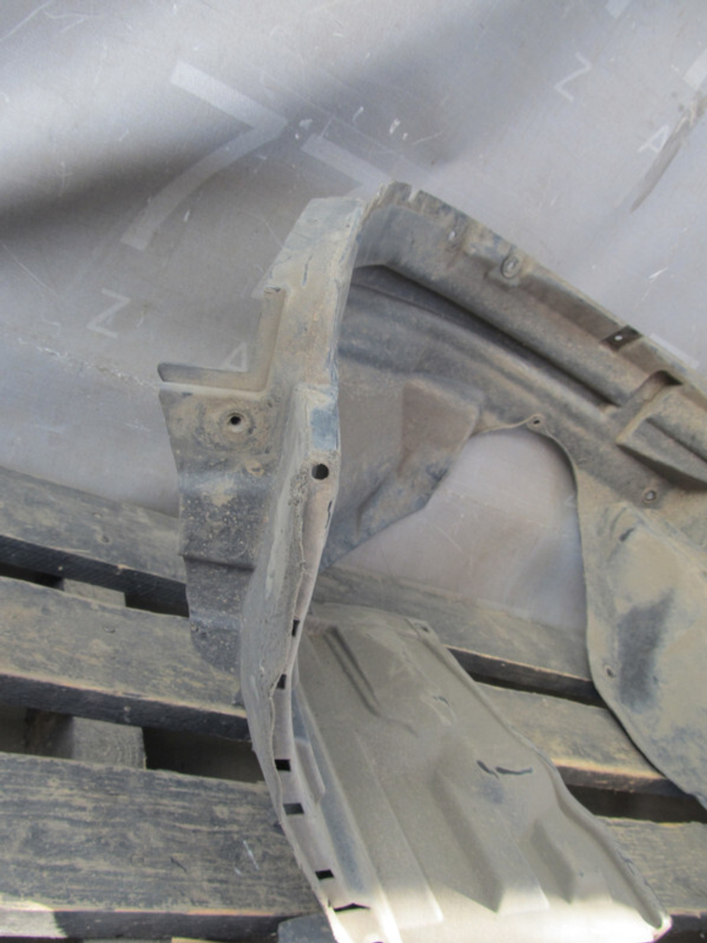 Подкрылок передний левый Suzuki Vitara 2 14-нв Б/У Оригинал 7232254P0