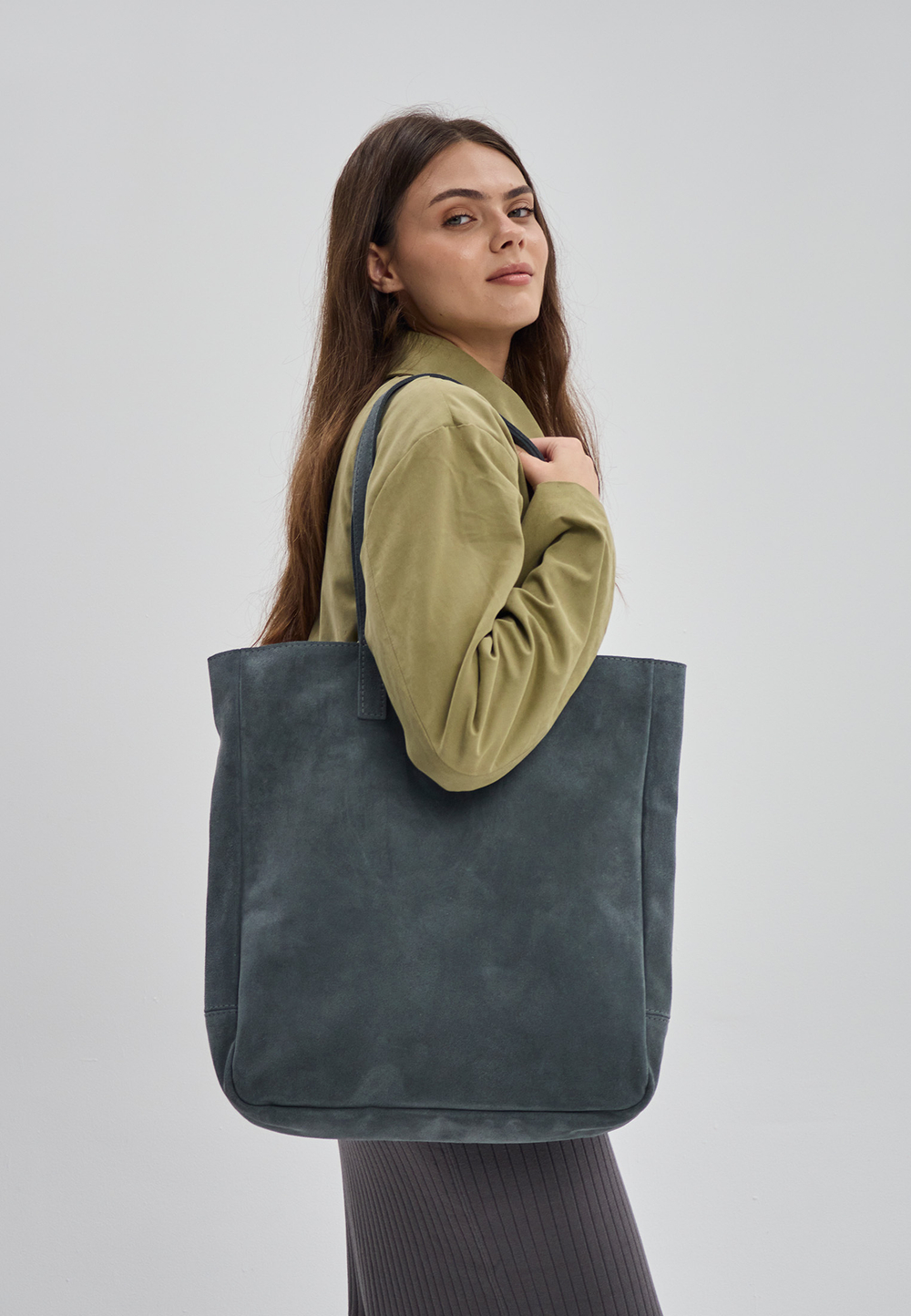 сумка шоппер серо-синий на молнии замша