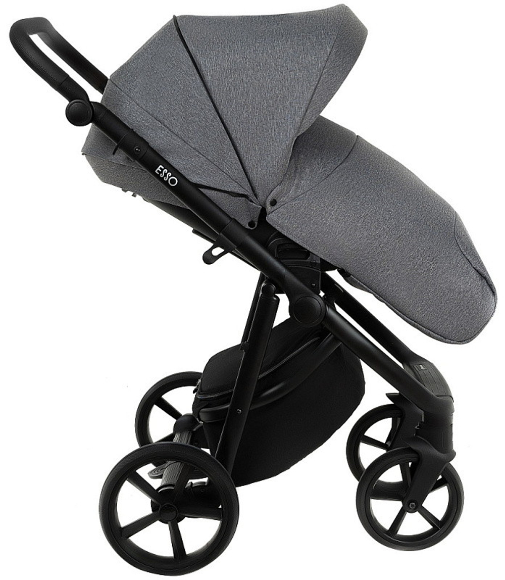 Детская коляска Roan Esso 3 в 1 с автокреслом Pituso Santiso Pro Black ESS114/1 Grey/Black