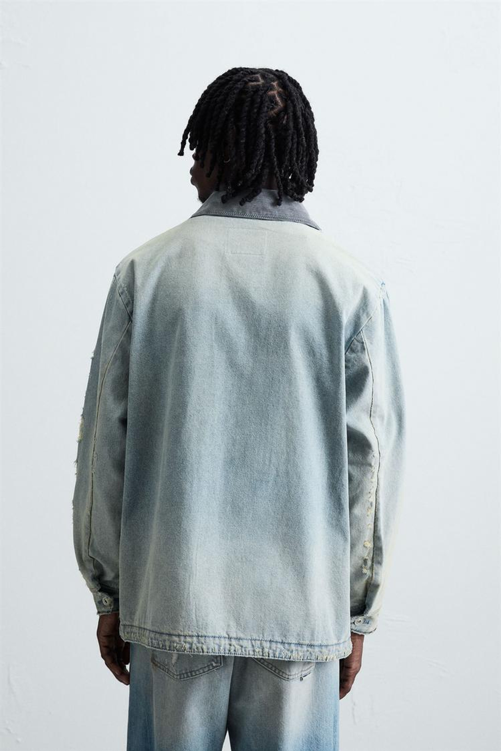 ZARA ДЖИНСОВАЯ КУРТКА-РУБАШКА С ЭФФЕКТОМ ВИНТАЖА, ГОЛУБОЙ