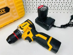 Шуруповерт бесщеточный аккумуляторный со стальным патроном DeWALT 18В