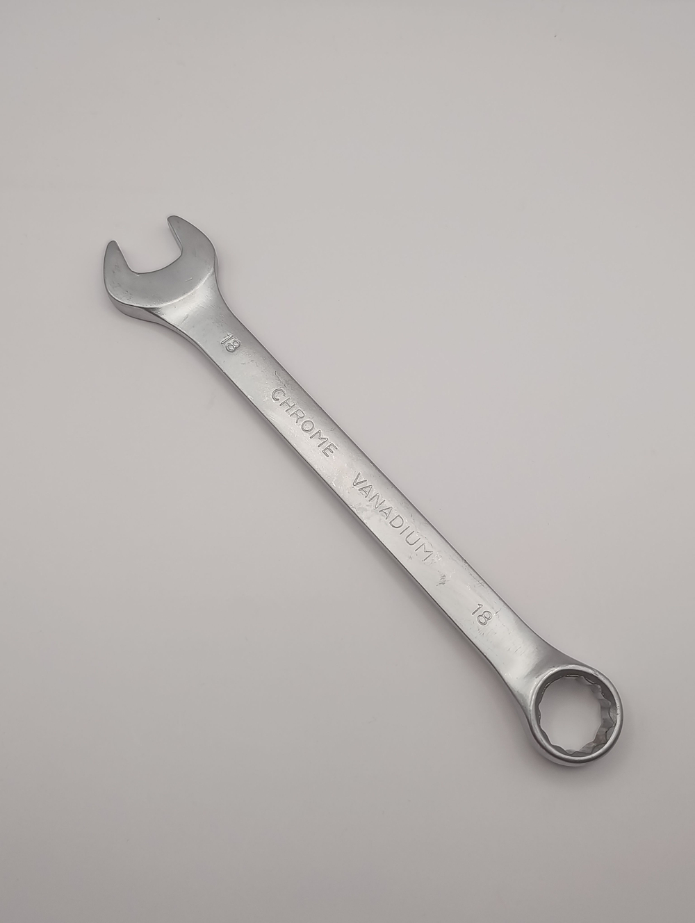 Ключ комбинированный на 18мм