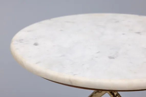 Кофейный столик Oval, Ø38х61 см, белый мрамор, золотая ножка