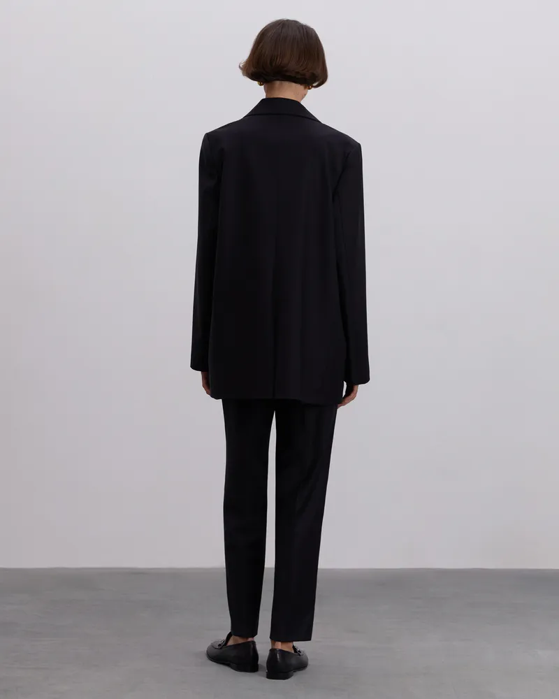 Черный шерстяной жакет с карманами