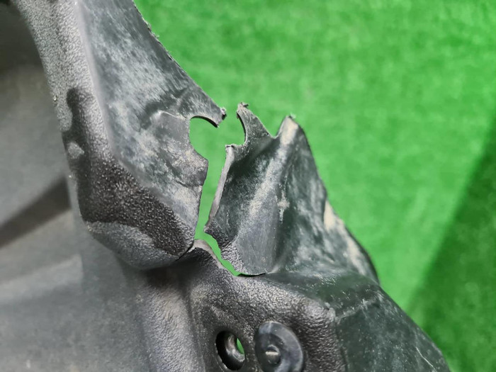 Подкрылок передний правый Land Cruiser 300 (21-нв)