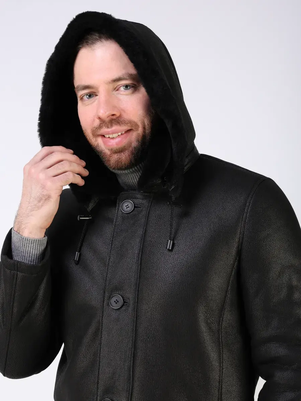 Дубленка зимняя натуральная с капюшоном