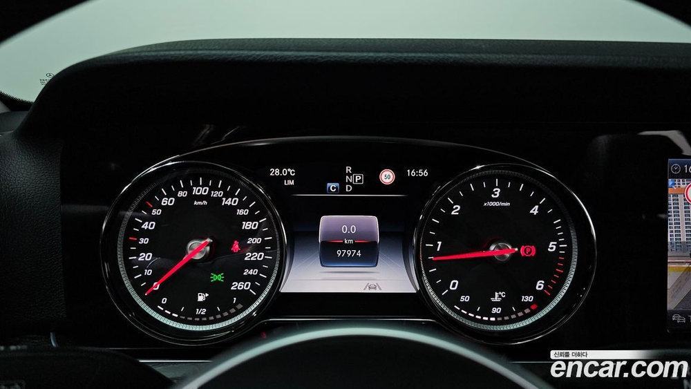Mercedes-Benz E-Class W213 E220d Avangarde (09.2020)
