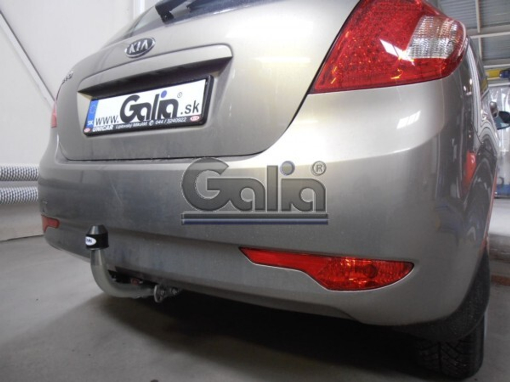 Фаркоп оцинкованный Galia K029C для Hyundai i30 хетчбек FD 2007-2010, Kia Ceed хетчбек 2006-2012(паспорт и сертификат в комплекте)(без электрики)