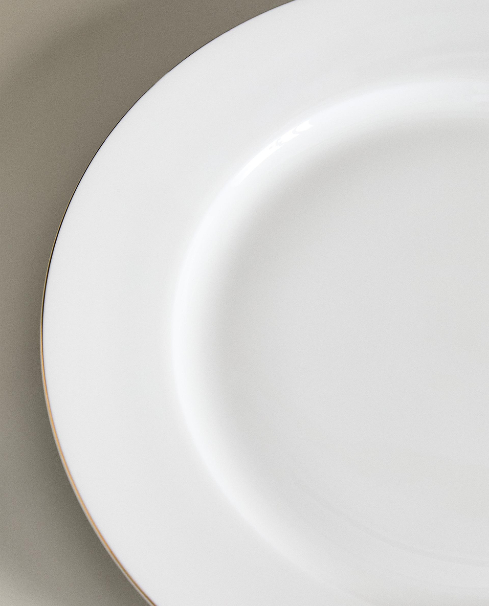 Zara Home тарелка обеденная из костяного фарфора, цвет золотой, 26 см
