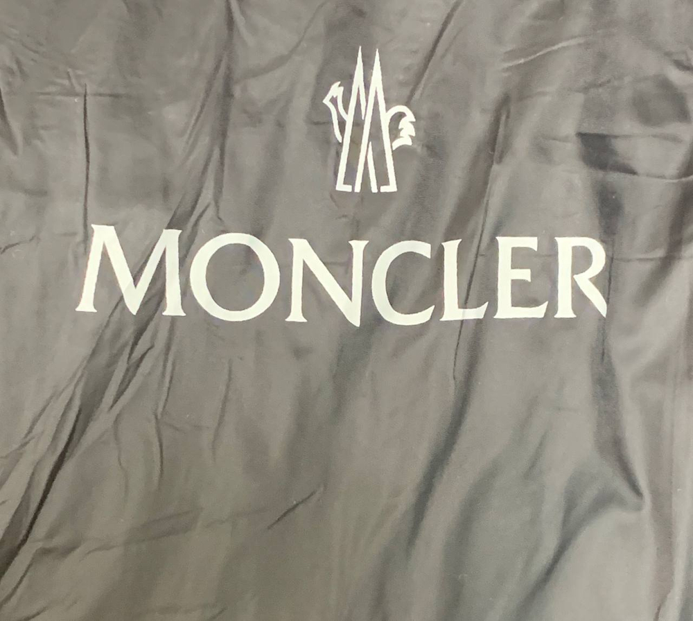 Пуховик Moncler