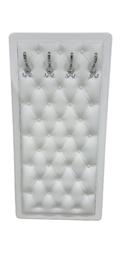 Вешалка в каретной стяжке