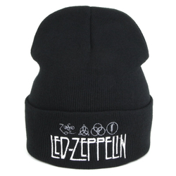 Шапка черная  вязаная с вышивкой Led Zeppelin.