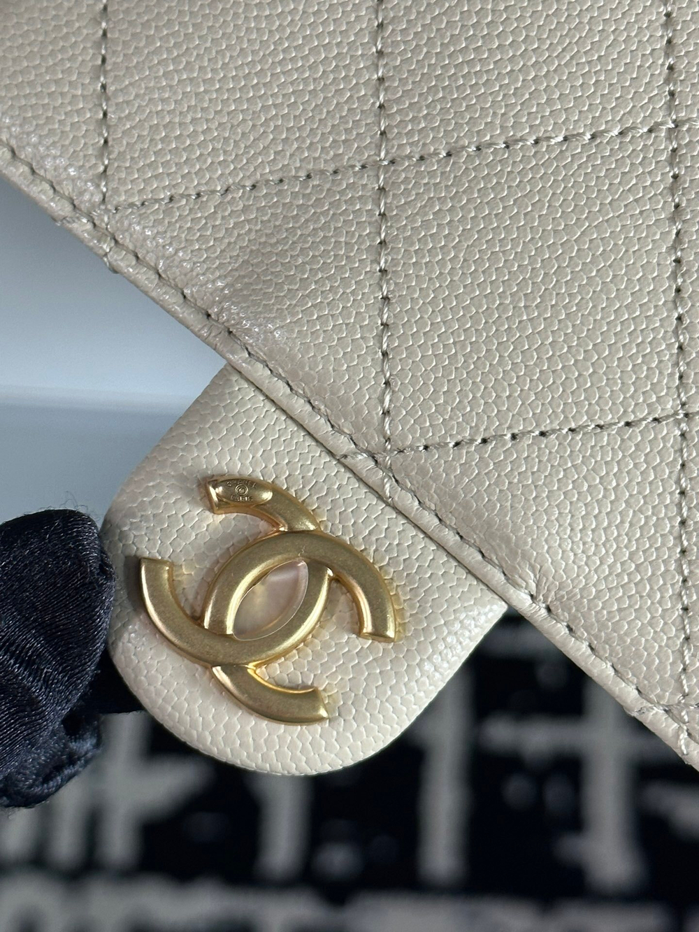 Chanel 25 Medium Handbag 40 cm