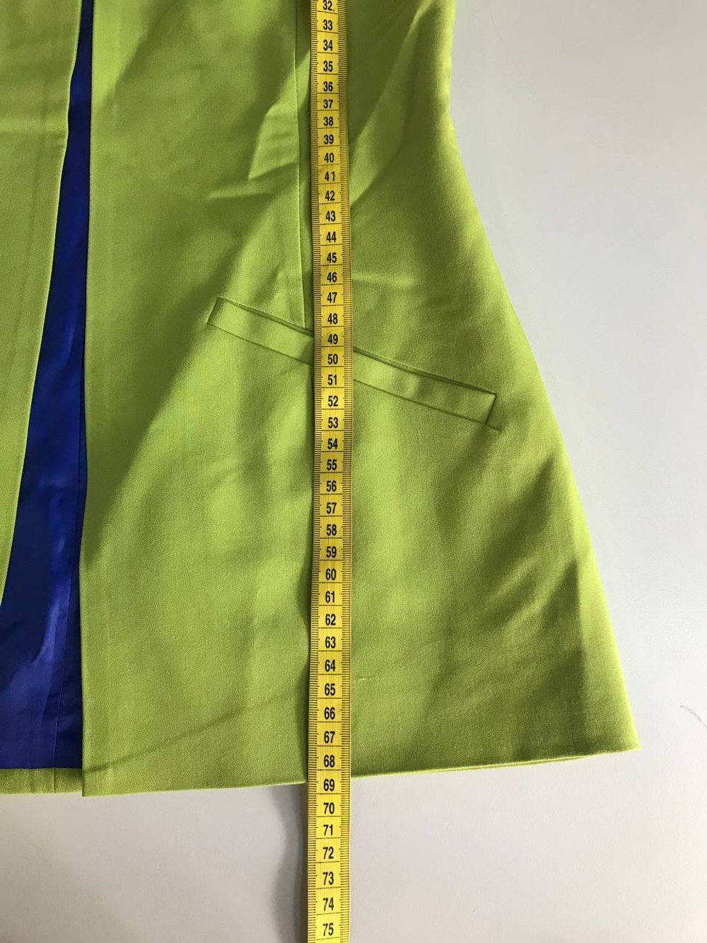 Жилетка Alexandra Kazakova красивого оттенка, визуально на 44 размер