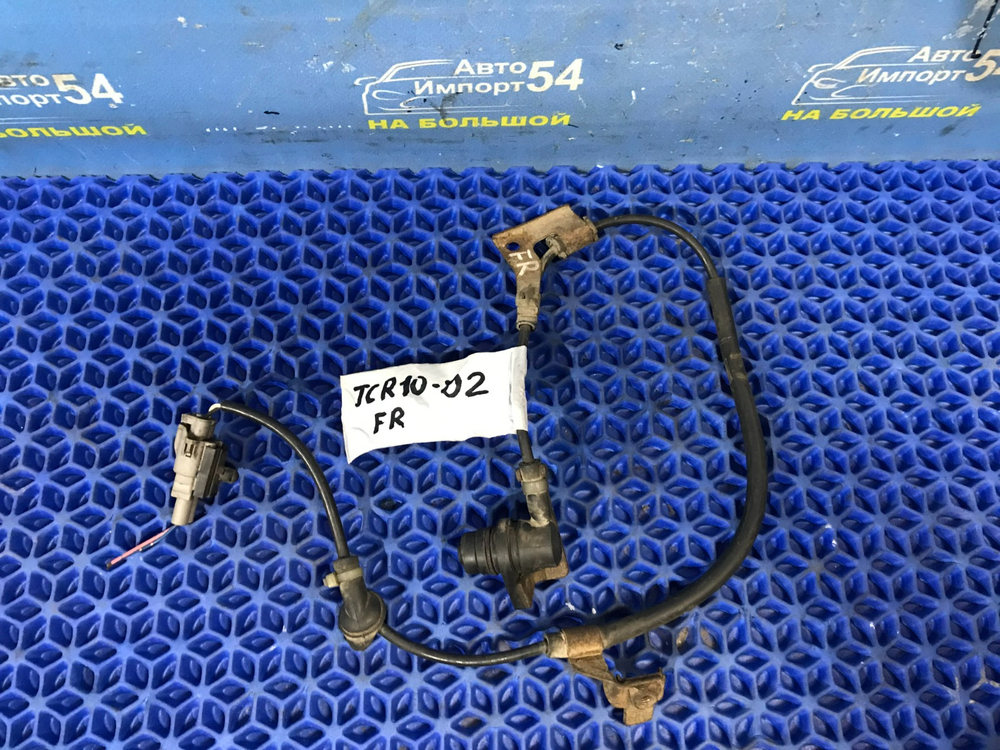 Датчик ABS передний правый TOYOTA ESTIMA 1999