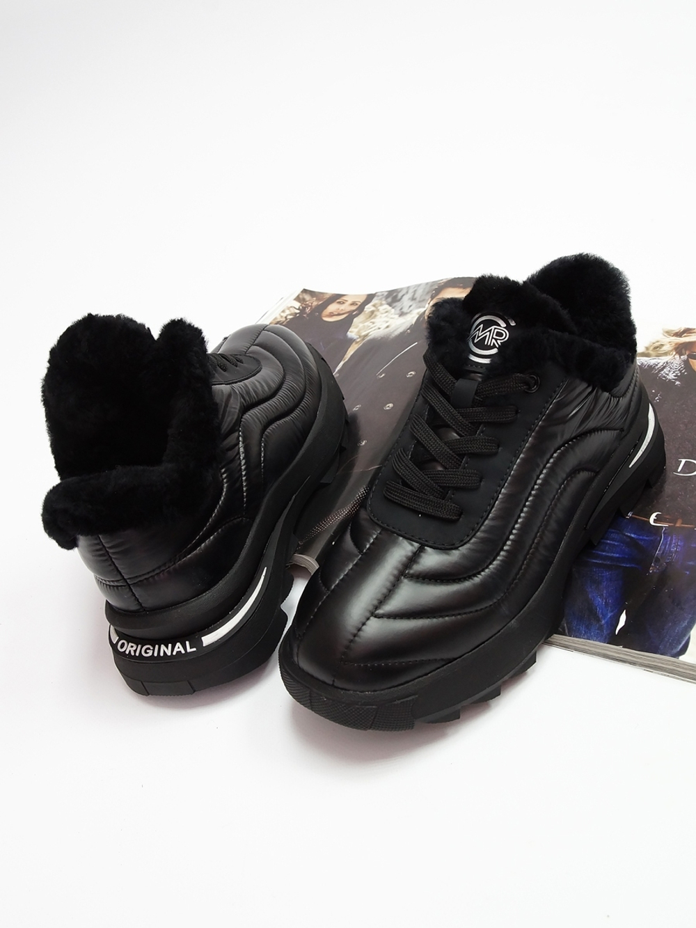 Кроссовки женские зимние