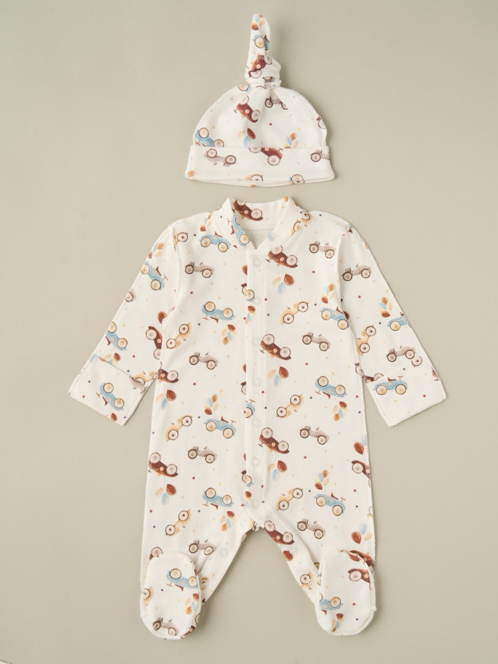 Комбинезон + шапочка-узелок "Машинки"