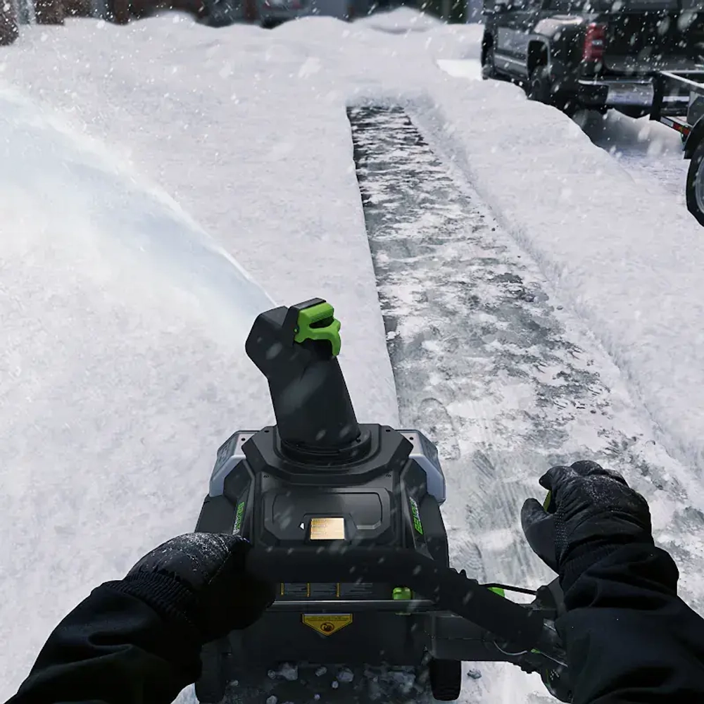 Greenworks GD82STK22 82В аккумуляторный снегоуборщик (2 x 2.5 Ач, ЗУ) ковш 56 см, выброс 6 м 2602507UC