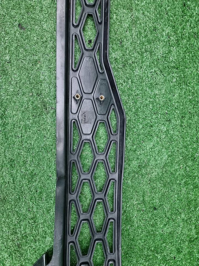 Решетка переднего бампера Shacman X3000 (22-нв)