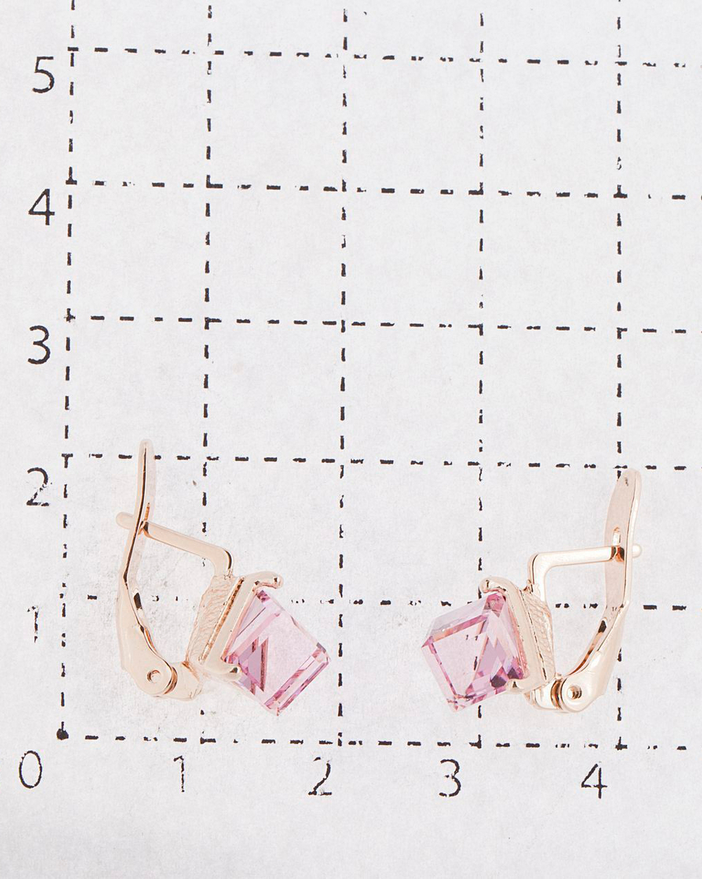 "Кубик" серьги в золотом покрытии из коллекции "Леди" от Jenavi с английским замком