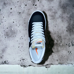 Nike Blazer Low • Black/White