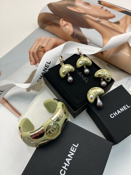 Серьги CHANEL