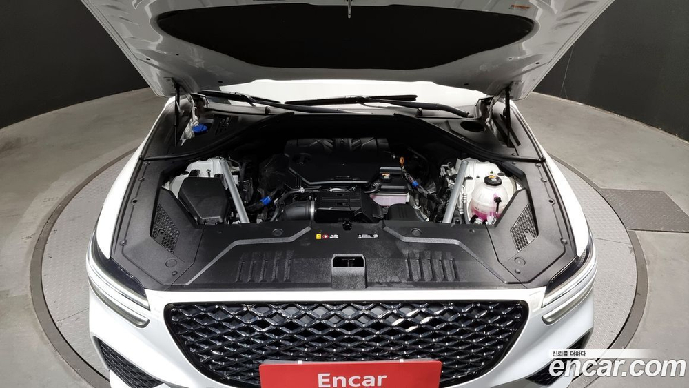 Genesis GV70 2.5T Бензин 2WD (05.2021)