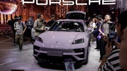 Porsche пересмотрела планы по полному переходу на электромобили