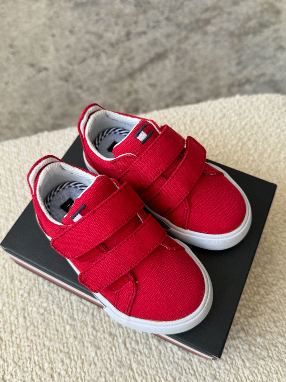 Новые кеды Tommy Hilfiger, 22