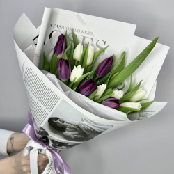 15 тюльпанов микс в стильной упаковке