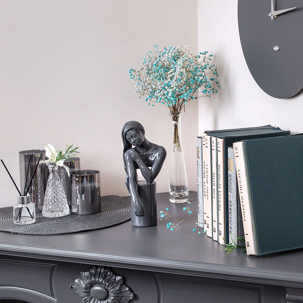 Статуэтка Мечтательница Серый