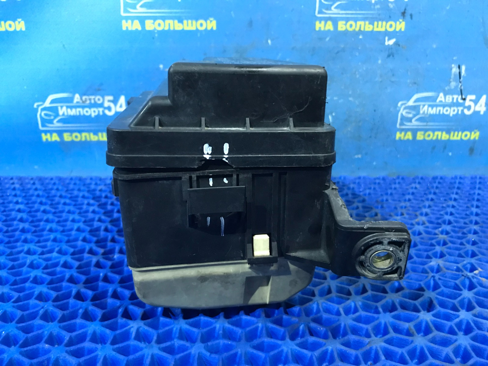 Блок предохранителей подкапотный TOYOTA SPRINTER 2000