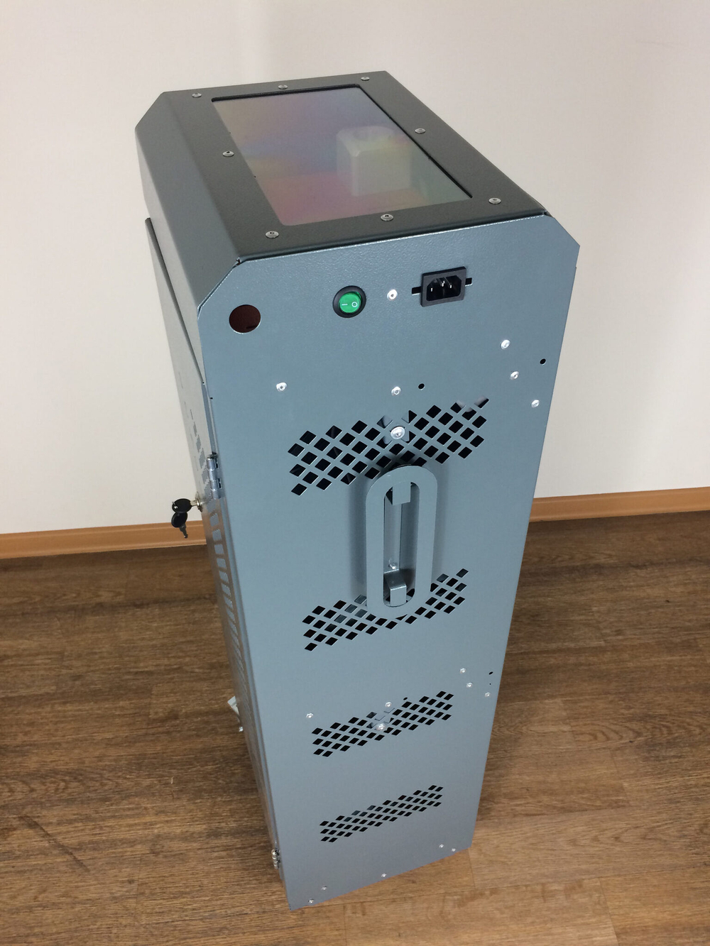 Тележка c розетками для зарядки 20 планшетов