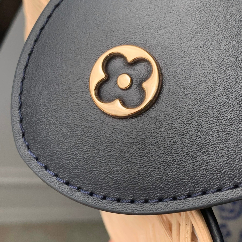 Louis Vuitton Capucines BB